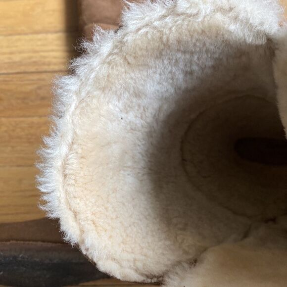 Ugg shearling sz 7 tall boots tan suede, great pre owned condition warm and cozy - Picture 5 of 5